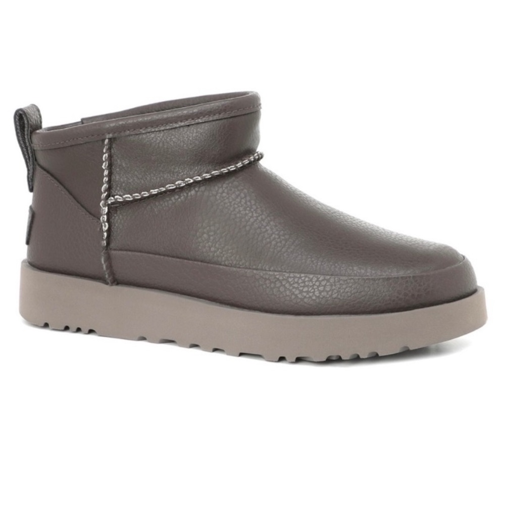 UGG Women’s  Classic Sugar Ultra Mini dark sand size 11